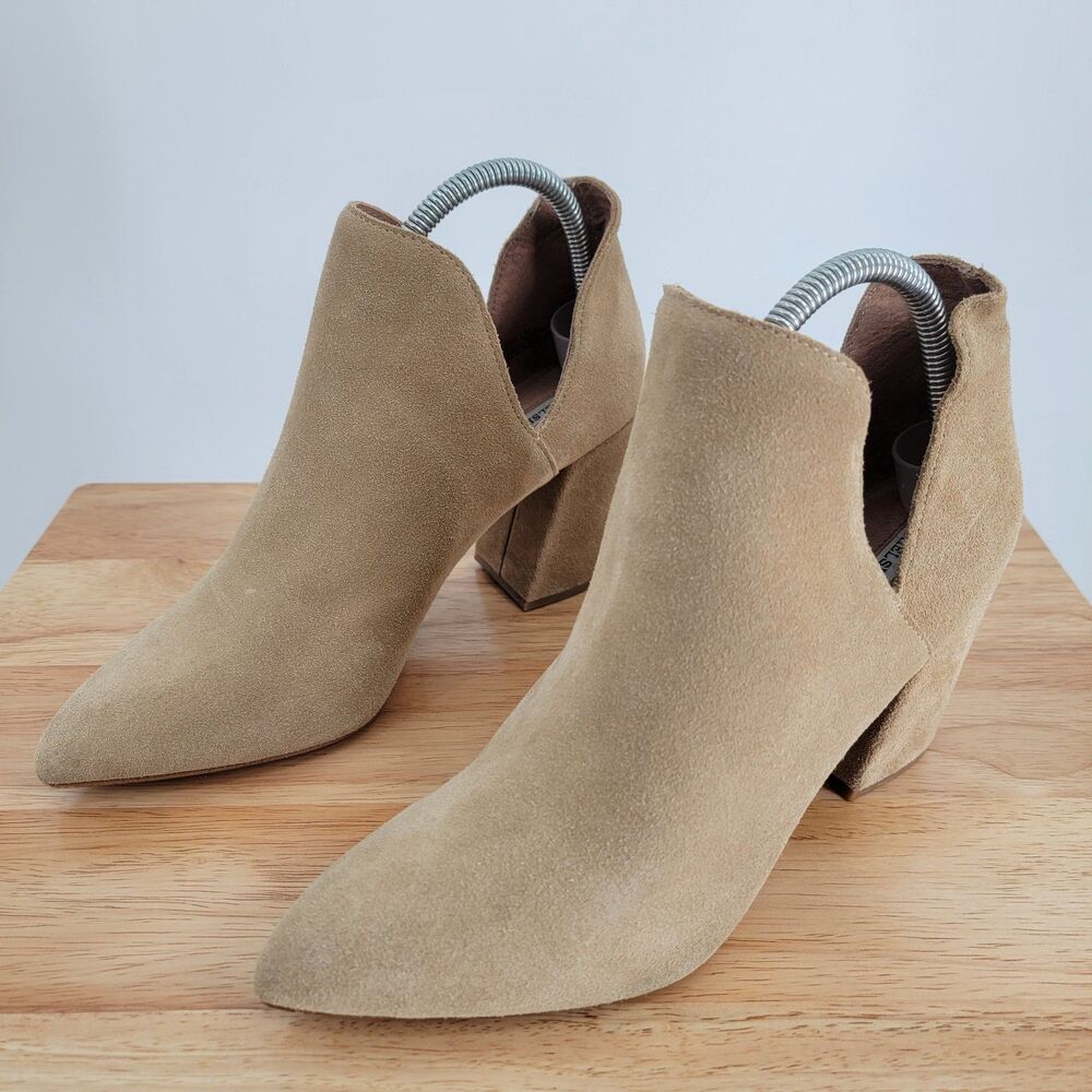 Chelsea & Violet Womens 9.5 Tan Beige Faux Suede Slip On Ankle Booties
